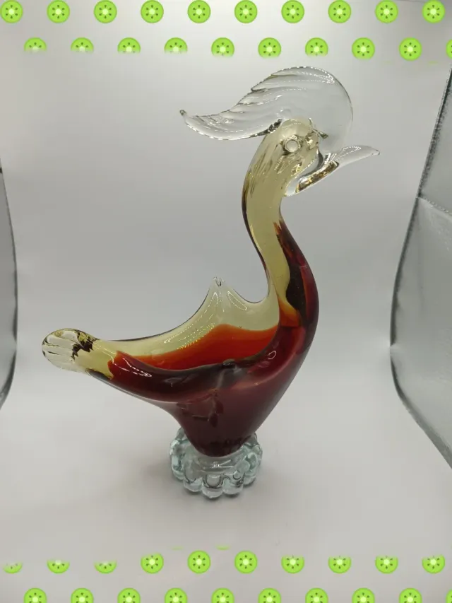 Cigno in vetro rosso e giallo