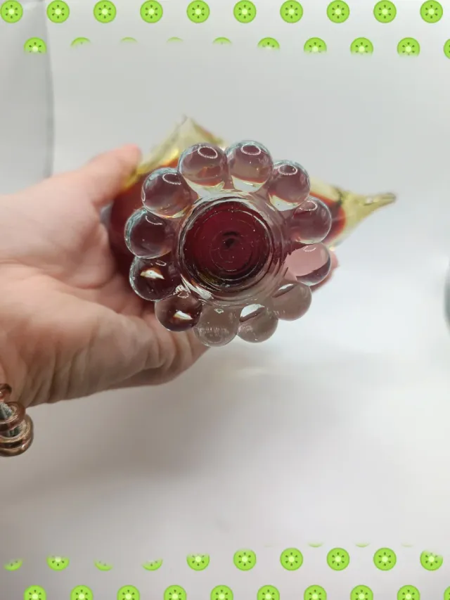 Cigno in vetro rosso e giallo