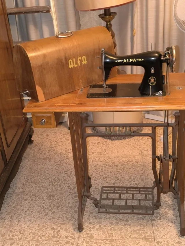 Máquina de costura Alfa