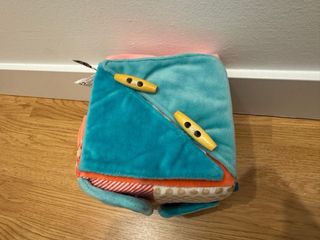 Cubo Montessori de actividades