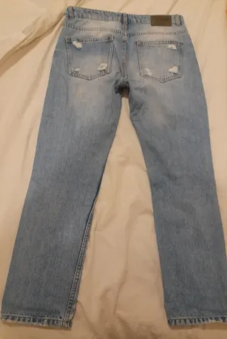 Pantalón vaquero desgastado azul