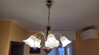 Lampadario 5 bracci oro e legno