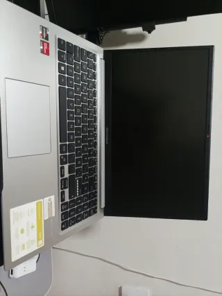 ASUS Vivobook 15 M1502YA Plata