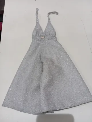 Vestido Nancy Liceo Plateado De reedición. 2025.