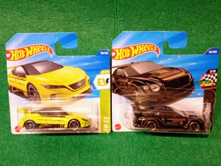 2 coches Hot Wheels (Mattel, 2020). Escala 1:64.