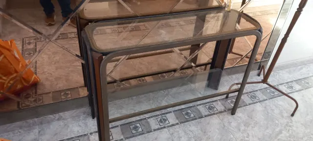 Mesa auxiliar metal y cristal