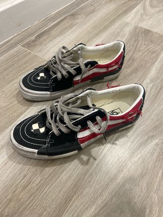 Zapatillas Vans Negras y Rojas