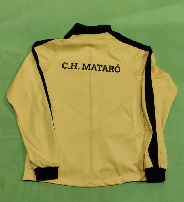 Chándal Hoquei Mataró Amarillo y Negro.
