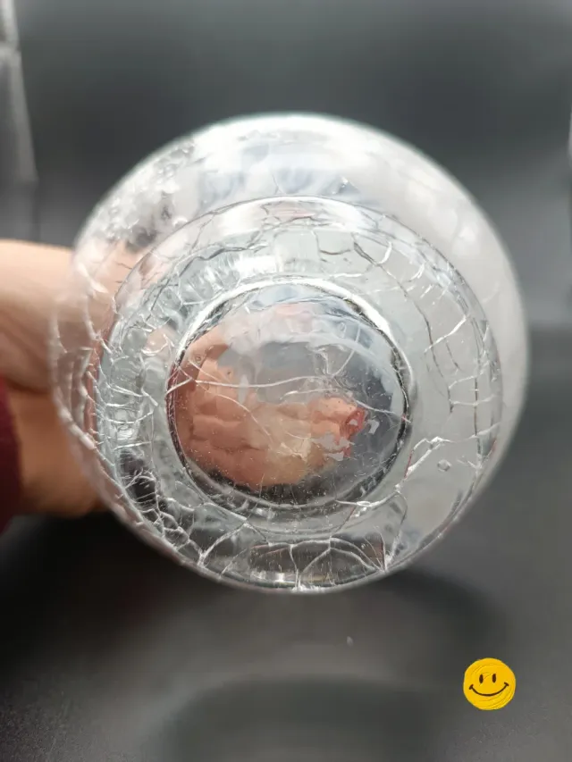 Vaso in vetro bianco