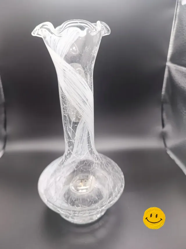 Vaso in vetro bianco