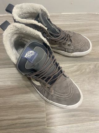 Zapatillas Vans grises con forro interior