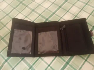 Cartera Roxy con estampado divertido