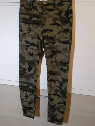 Pantalón militar cropped, tejido elástico