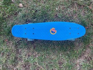 Monopatín azul para niños