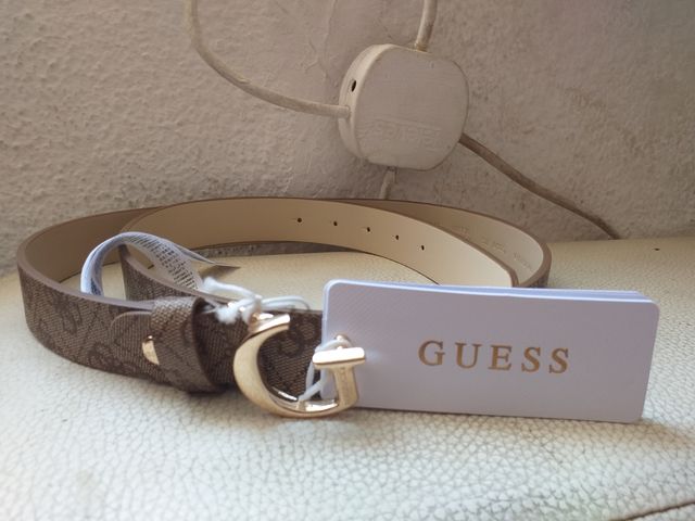 Cinturón Guess Marrón y Dorado