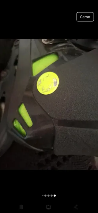 Patines en línea negros y verdes