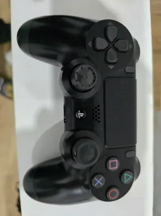 PlayStation 4 Slim Negra