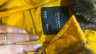 Cazadora acolchada amarilla mujer