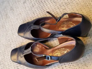 Scarpe vintage artigianali nere VERA PELLE 37,5