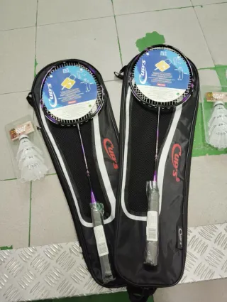 2 Raquetas Bádminton + 6 Volantes