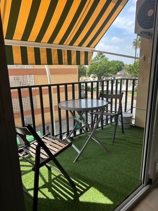 Piso con terraza en Dos Hermanas.