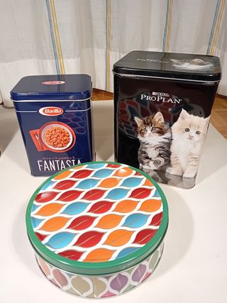 Latta natalizia e varie scatole di latta 10 Pezzi