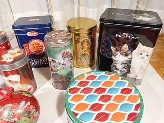 Latta natalizia e varie scatole di latta 10 Pezzi