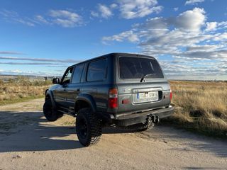 Toyota Land Cruiser HDJ80