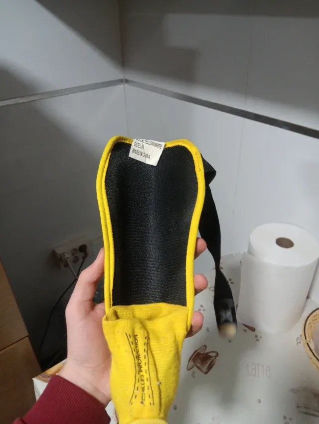 Espinilleras Shield Fútbol Amarillas