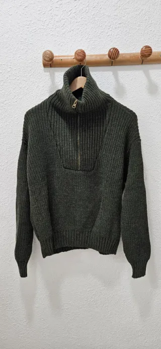 Jersey grueso verde. Nuevo etiquetas