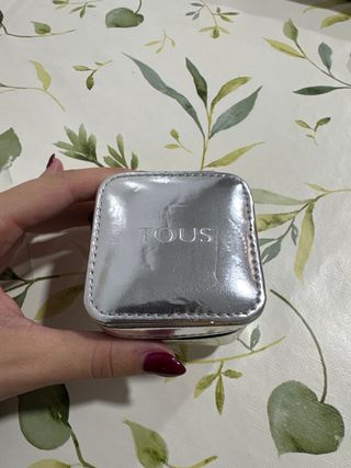 Set neceser e tote Tous, Chanel e Apivita