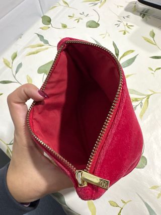 Set neceser e tote Tous, Chanel e Apivita