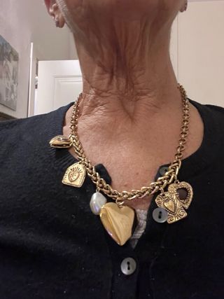 Collana vintage con ciondoli oro e viola