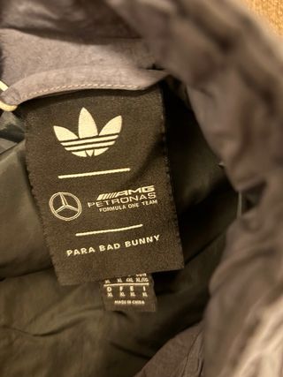 Chaqueta Adidas x Mercedes AMG f1 x Bad Bunny- XL