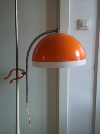 Lámpara Pugar Naranja y Blanca vintage 70s cromada