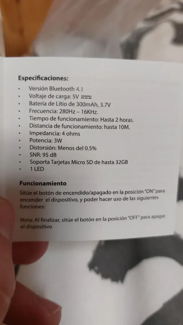 Altavoz Bluetooth Plateado y Blanco