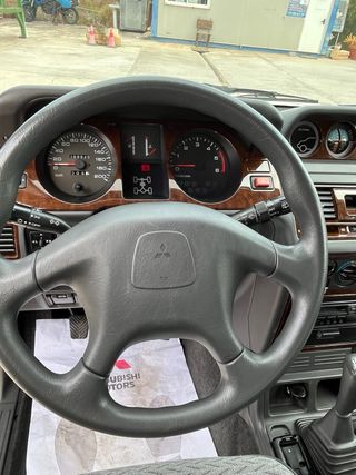 Mitsubishi Montero 2000