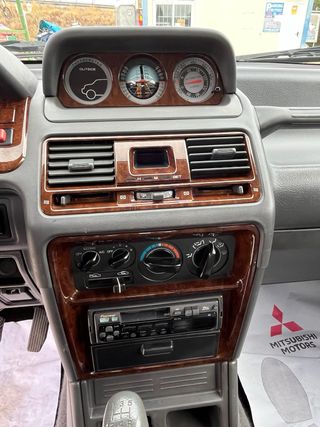 Mitsubishi Montero 2000