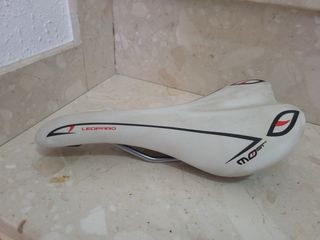 Sillín Most Leopard Pinarello Blanco