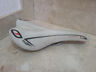 Sillín Most Leopard Pinarello Blanco