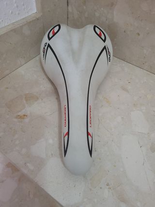 Sillín Most Leopard Pinarello Blanco