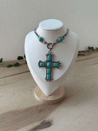 Collar Cruz Grande Turquesa