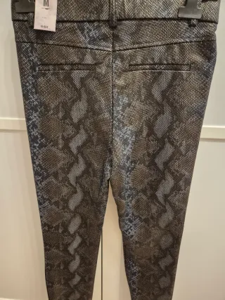 Pantalón efecto piel serpiente