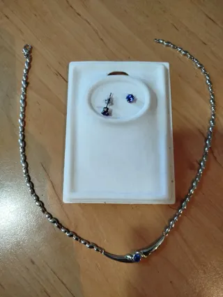 Conjunto collar y pendientes azul plata