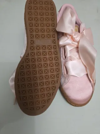 Zapatillas Puma Rosa con Lazos de Satén