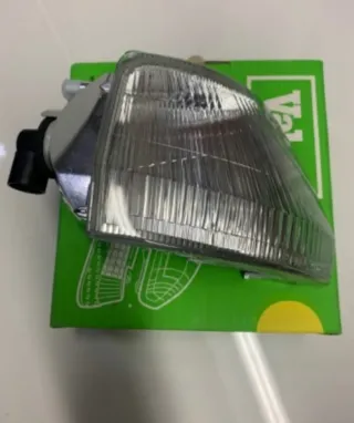 Lote 4  Pilotos 2 Traseros Peugeot 106 y 2 delante