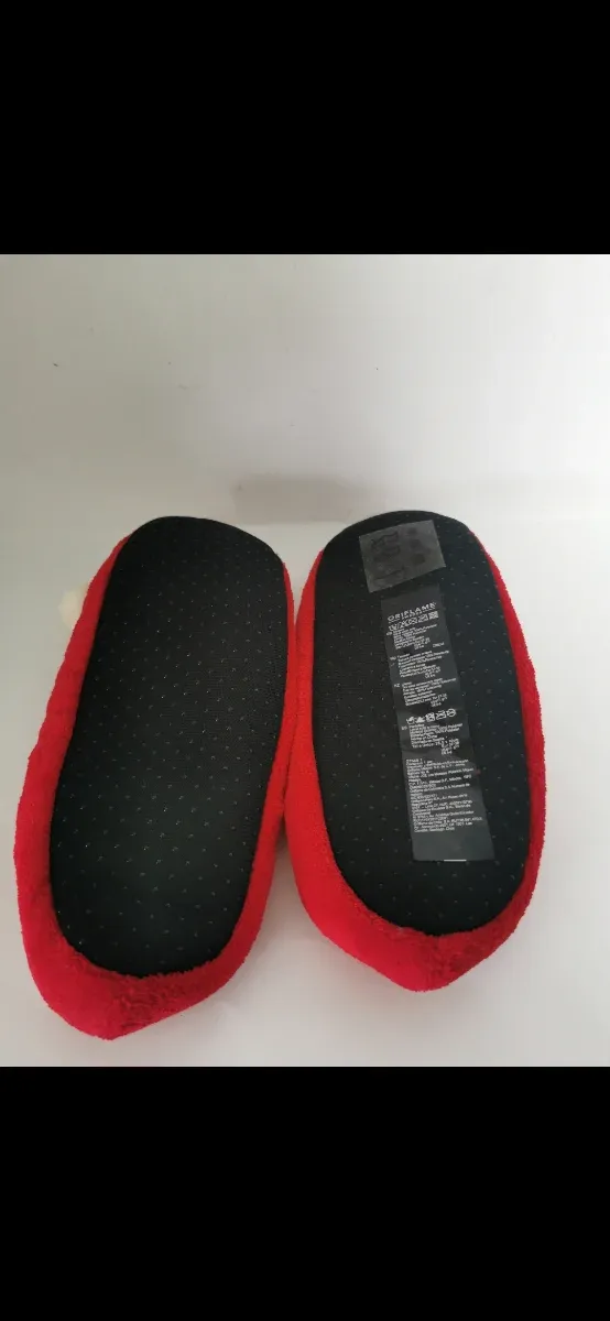 Zapatillas de chica N°37-39 de Oriflame nuevas.