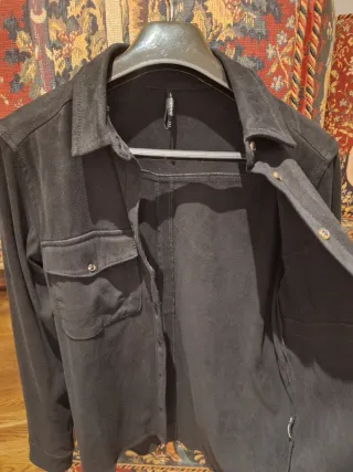 Sobrecamisa negra antelina