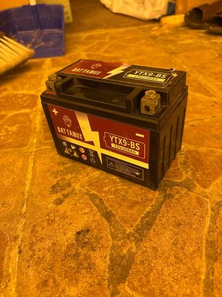 Batería YTX9-BS 12V 8Ah