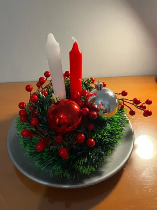 Centro de Navidad con Velas y Adornos